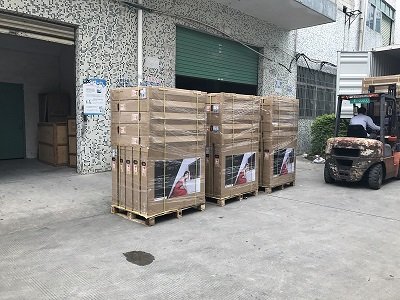 Pallets of 100 AVEL 32-inch magic mirror TVs ready for shipment