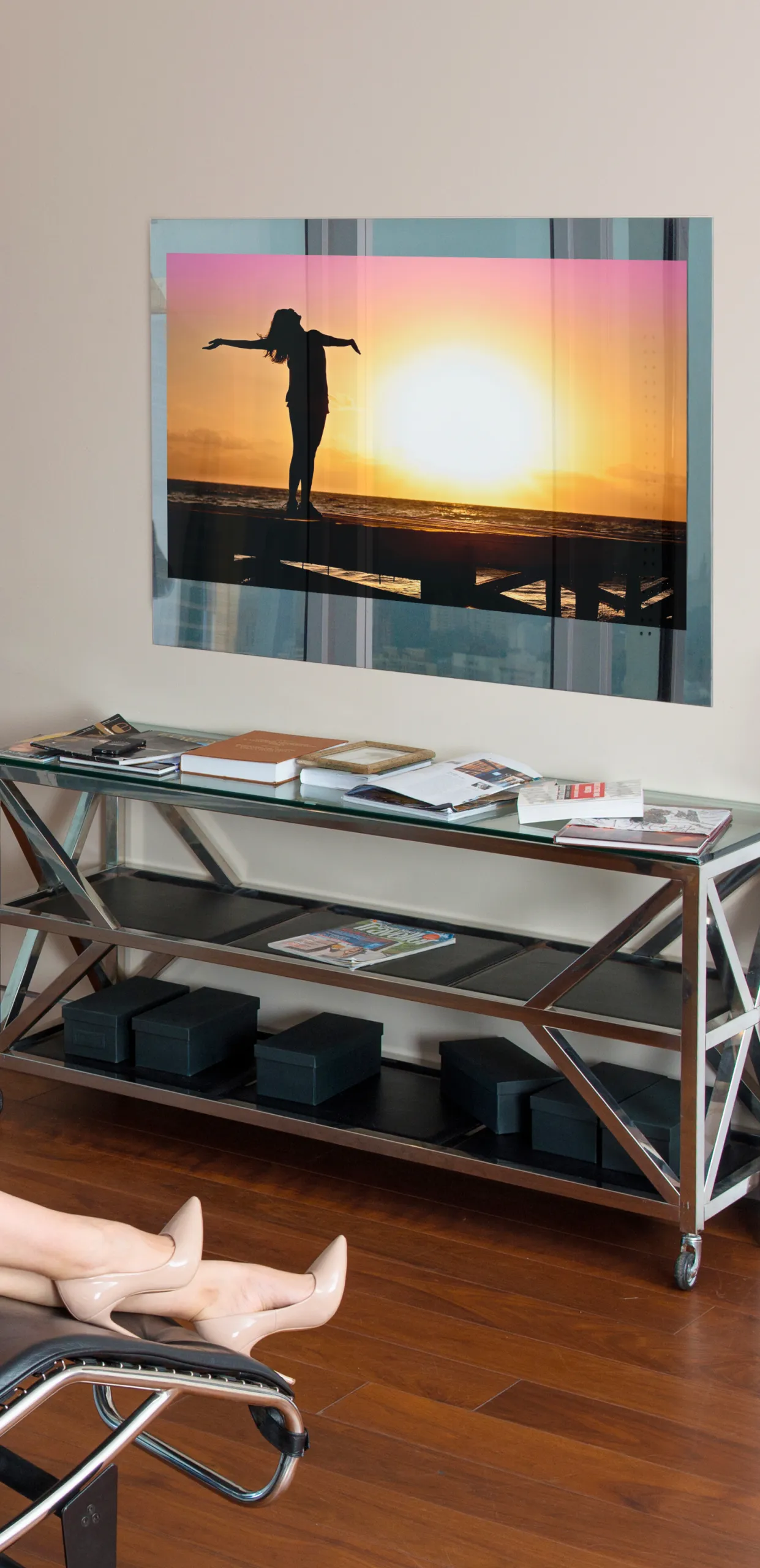 AVEL mirror TV installed flush in a wall